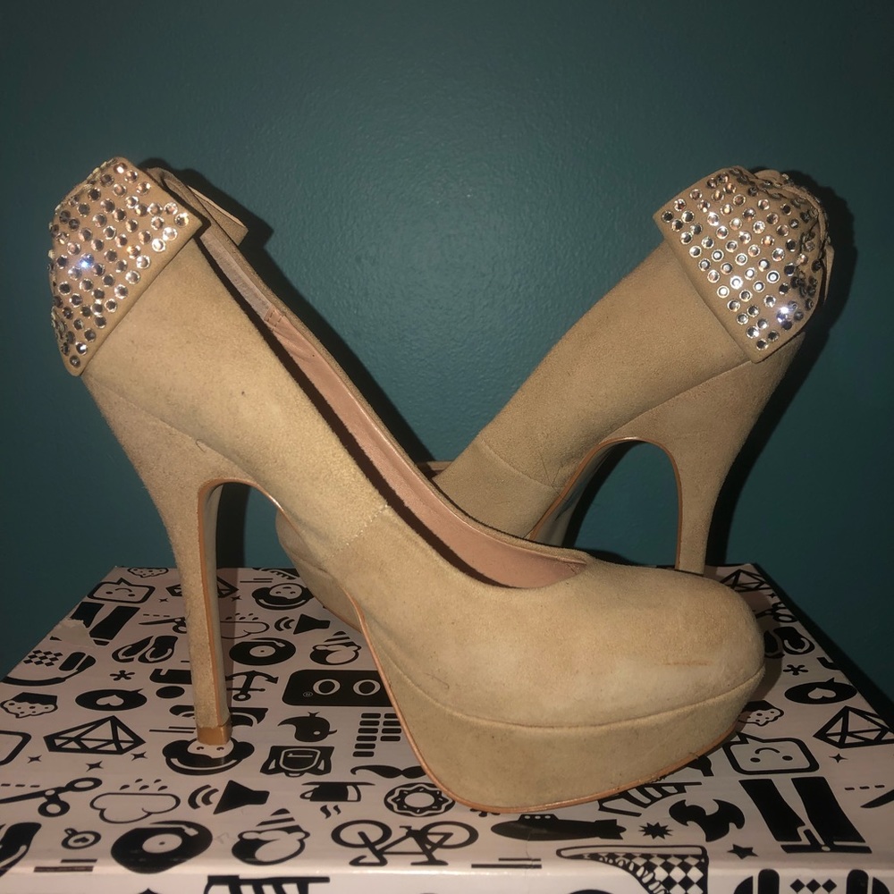 STEVE MADDEN NUDE HEELS